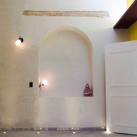 Отель Casa Flores Мехико Экстерьер фото